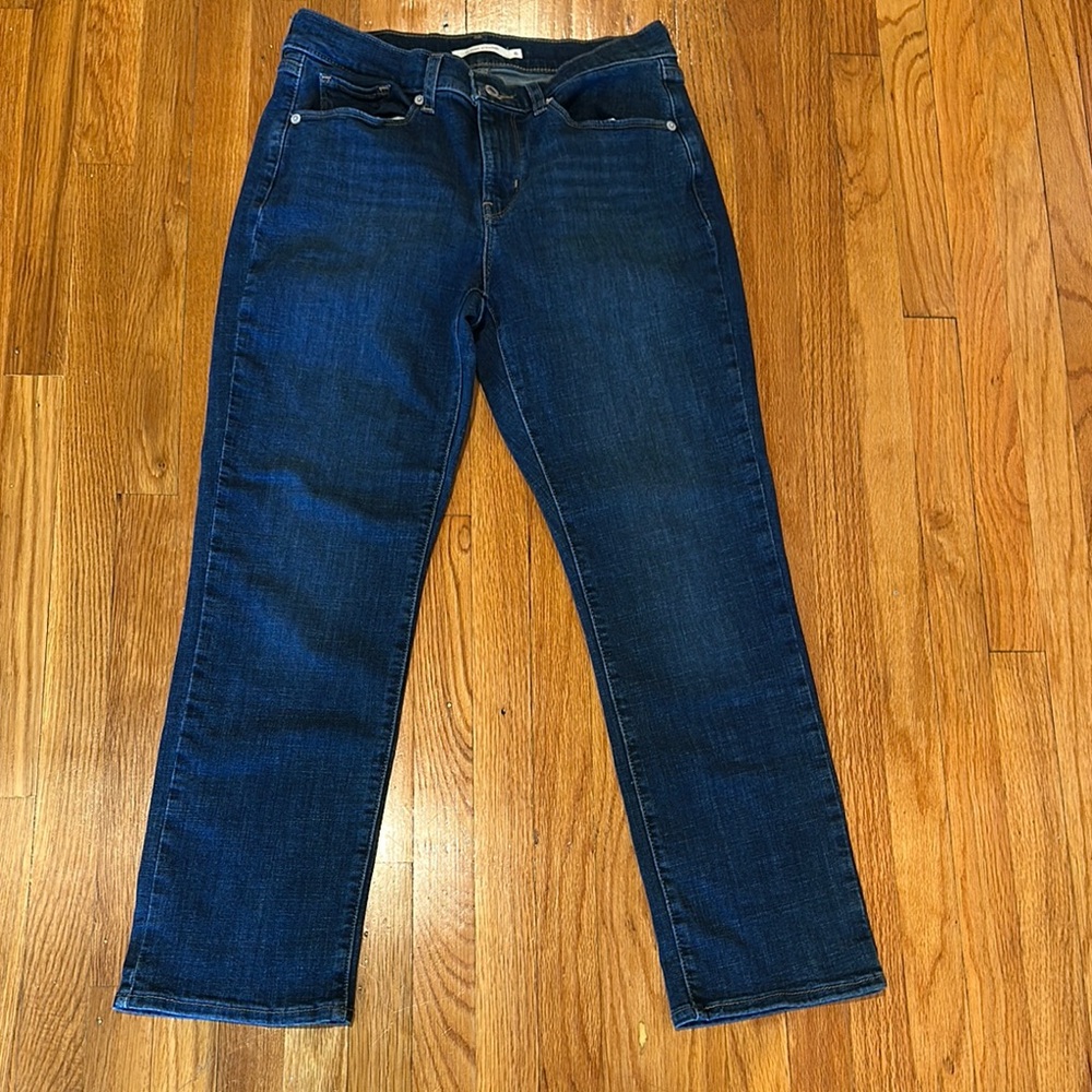 Levi classic jeans size 6 short